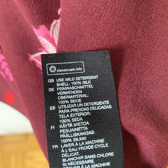 & Other Stories 100% silk tank, burgundy with flowers, size 4 - Picture 3 of 4